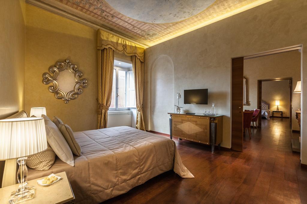 Prestigious Apartment Piazza Navona Rome Bagian luar foto